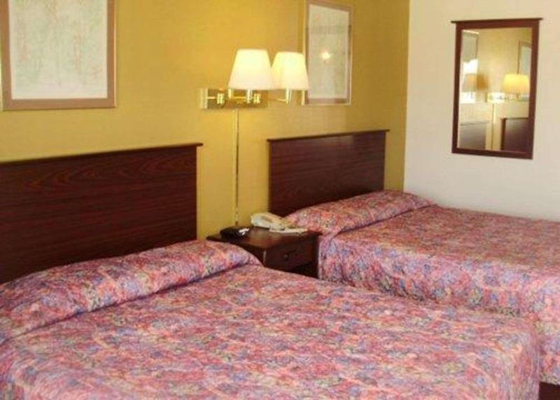 Rodeway Inn Goddard image