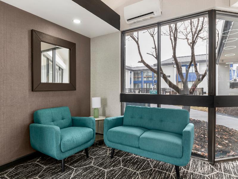 Red Lion Inn and Suites Kansas City image