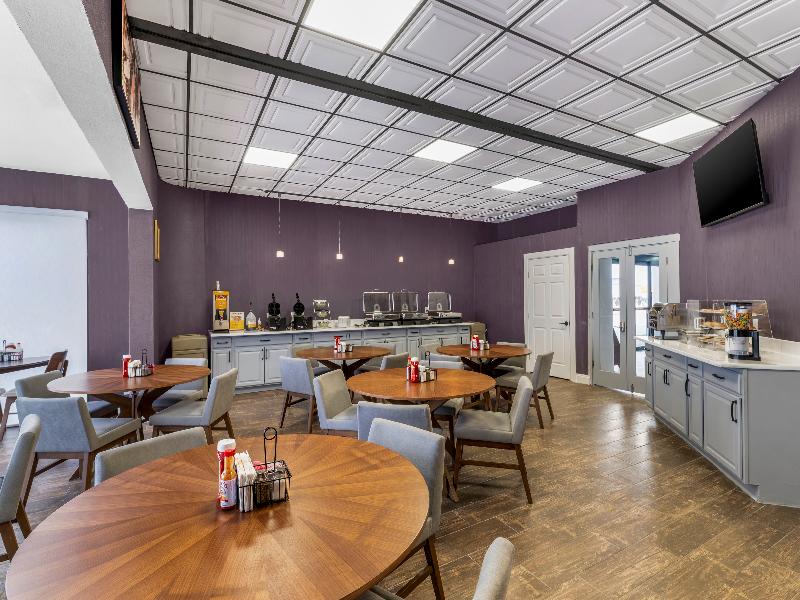 Red Lion Inn and Suites Kansas City image