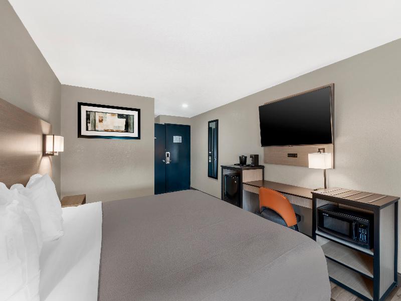 Red Lion Inn and Suites Kansas City image