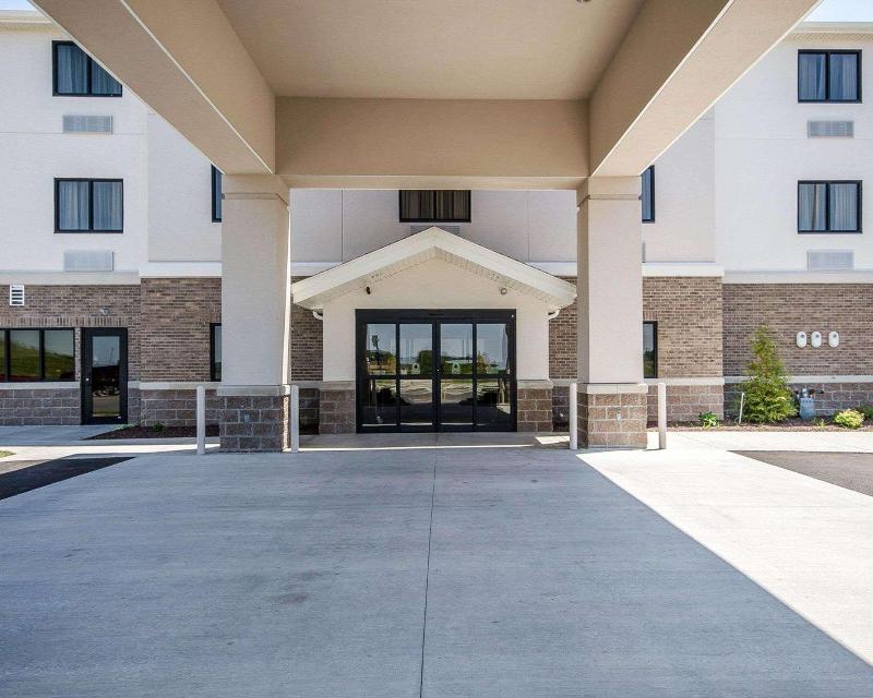 Comfort Inn Ferdinand image