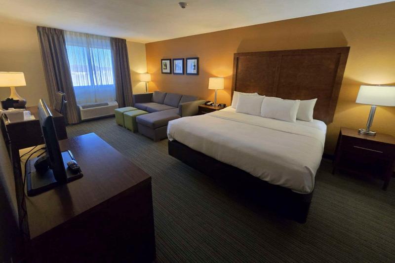 Comfort Inn Ferdinand image 2