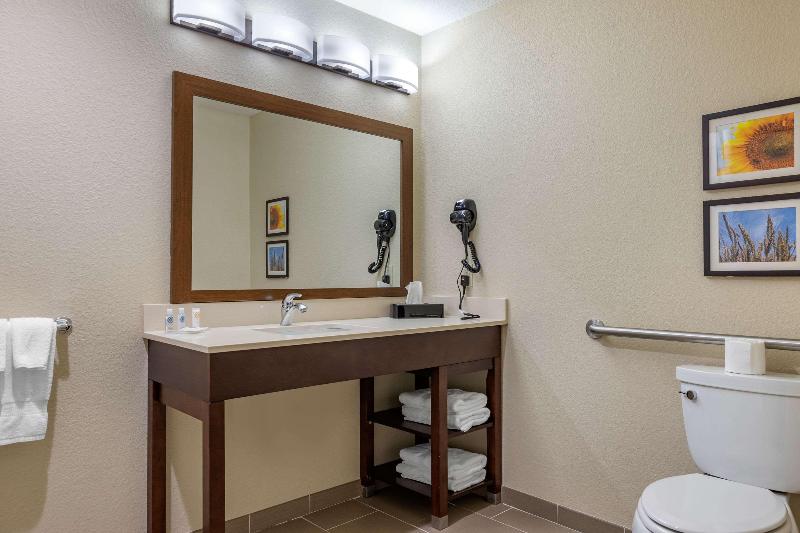 Comfort Inn & Suites Augusta image