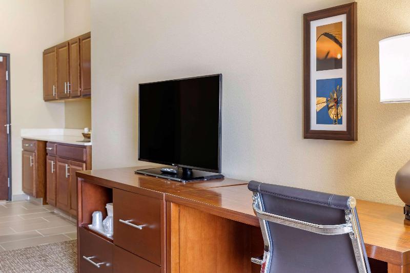 Comfort Inn & Suites Augusta image
