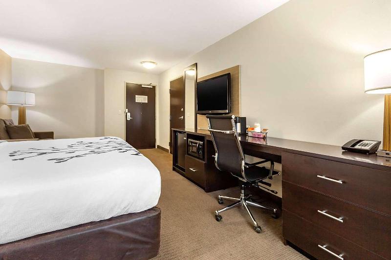 Wingate By Wyndham Jonesboro La image