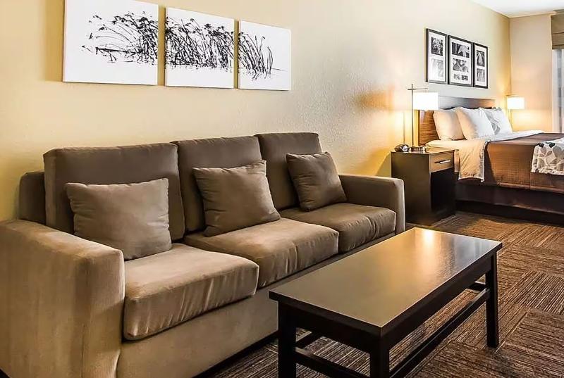 Wingate By Wyndham Jonesboro La image