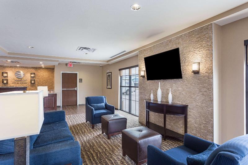 Comfort Inn & Suites Zachary image