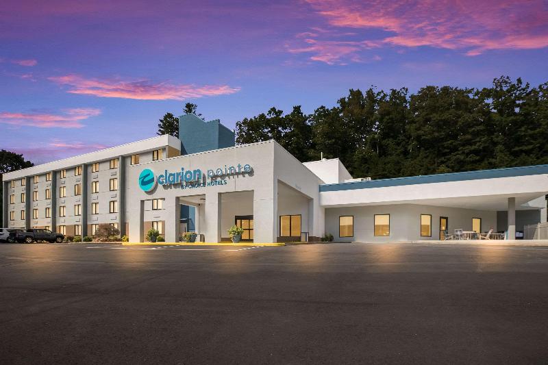 Clarion Pointe Sylva Near Cherokee Area image