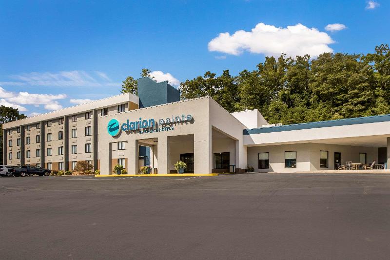 Clarion Pointe Sylva Near Cherokee Area image