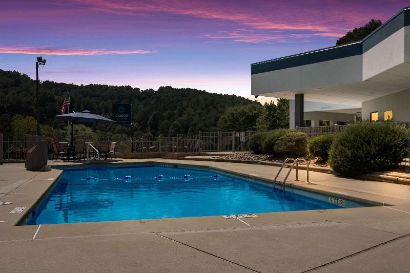 Clarion Pointe Sylva Near Cherokee Area image