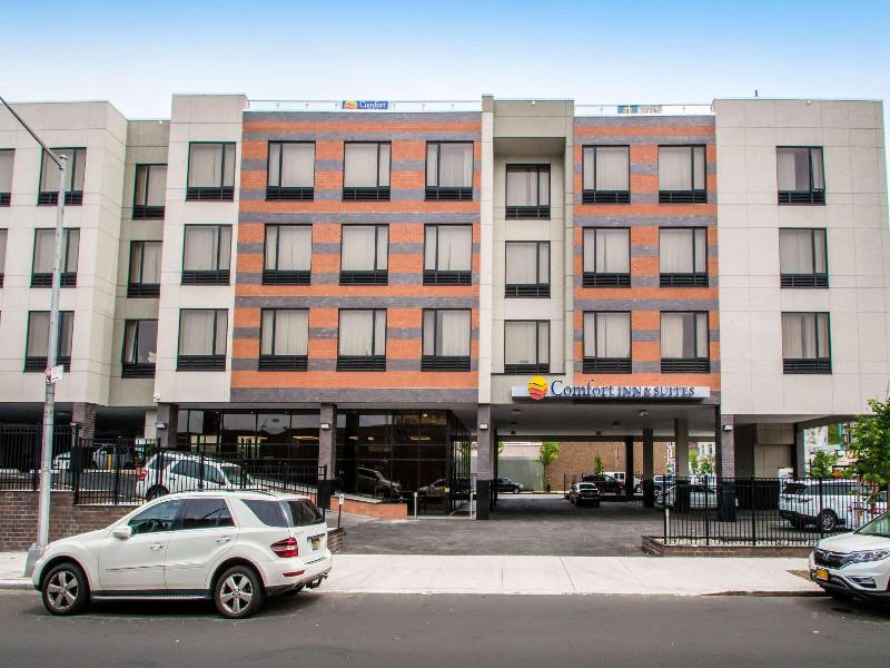 Comfort Inn & Suites near Stadium image