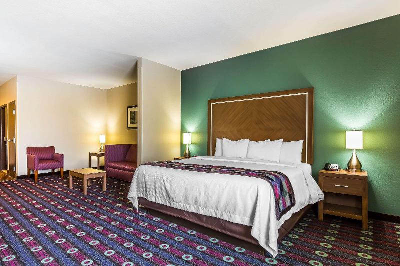 Comfort Inn & Suites Newcastle - Oklahoma City image