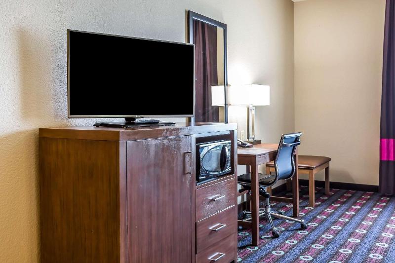 Comfort Inn & Suites Newcastle - Oklahoma City image