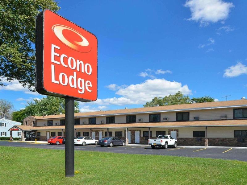 Econo Lodge Rochester I-90 & I-390 image