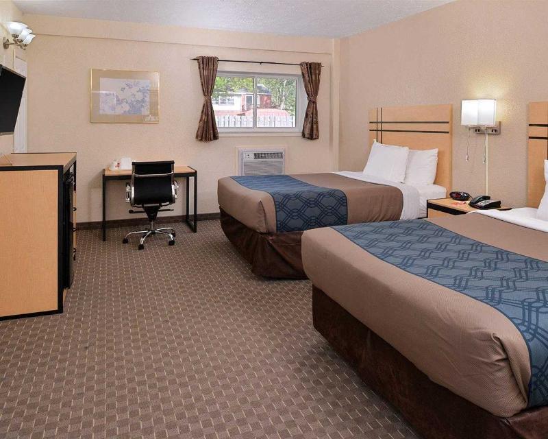 Econo Lodge Rochester I-90 & I-390 image