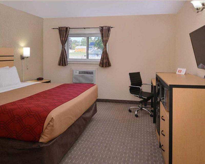 Econo Lodge Rochester I-90 & I-390 image