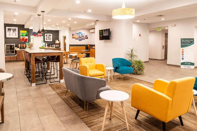 Quality Inn&Suites Oakwood Village Cleveland South image