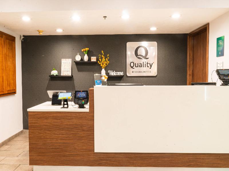 Quality Inn&Suites Oakwood Village Cleveland South image