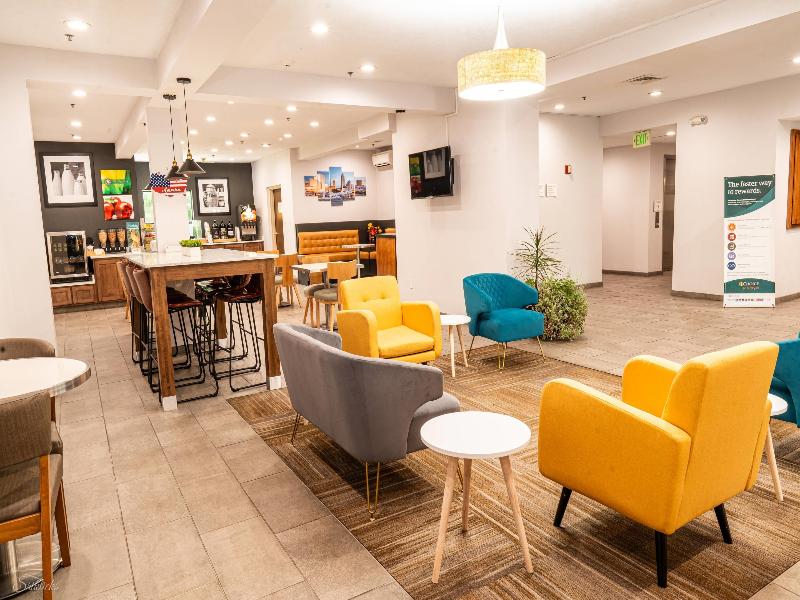 Quality Inn&Suites Oakwood Village Cleveland South image