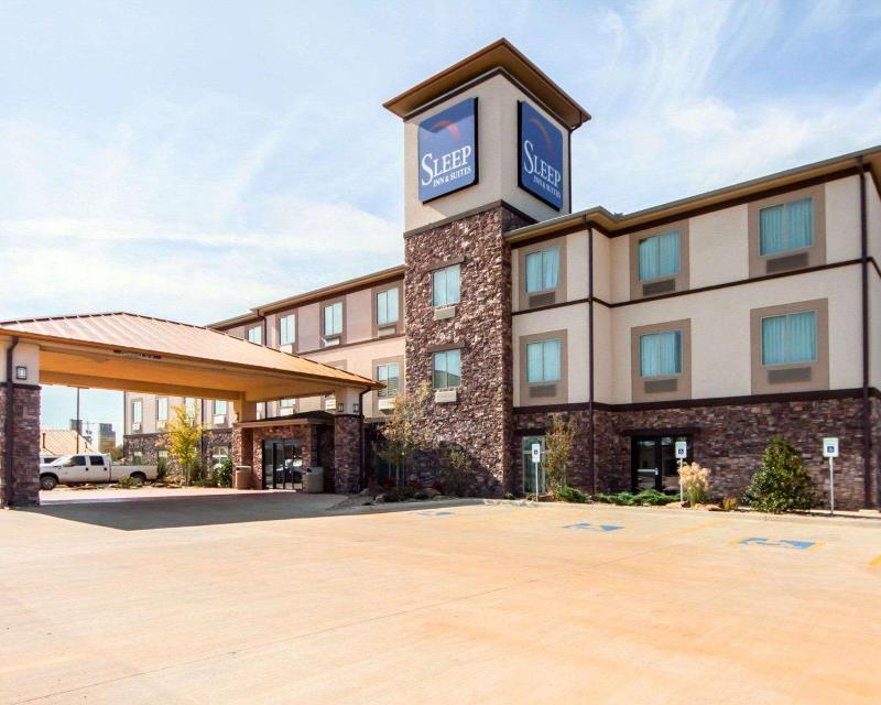 Sleep Inn & Suites Hennessey image