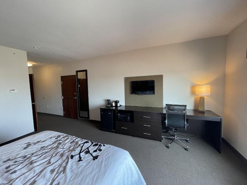 Sleep Inn & Suites Hennessey image