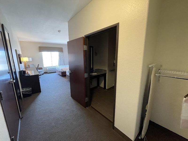 Sleep Inn & Suites Hennessey image