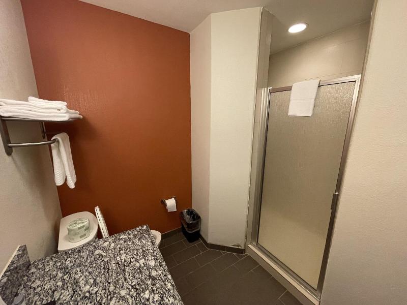Sleep Inn & Suites Hennessey image