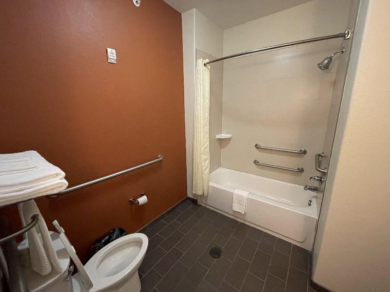 Sleep Inn & Suites Hennessey image