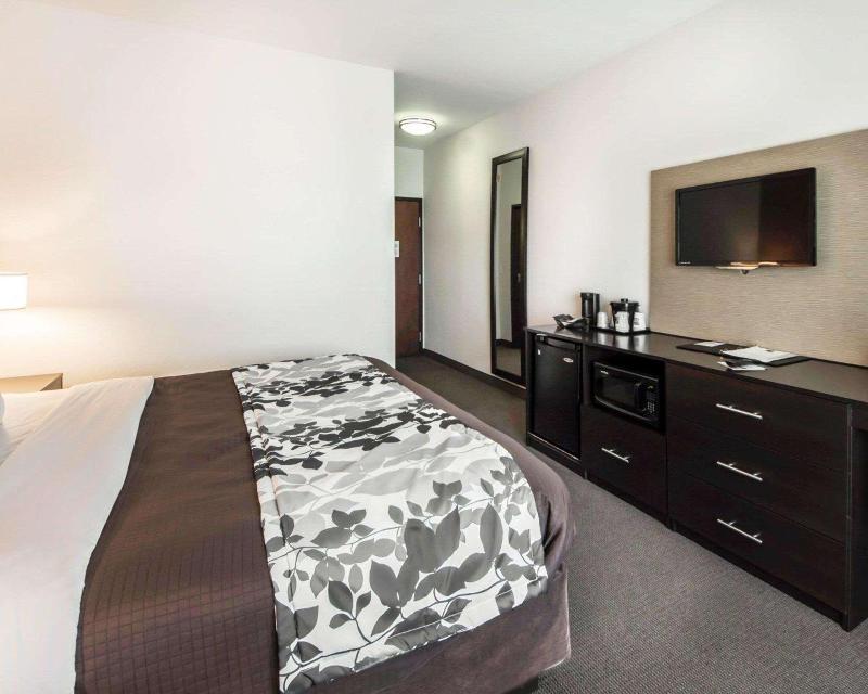 Sleep Inn & Suites Hennessey image