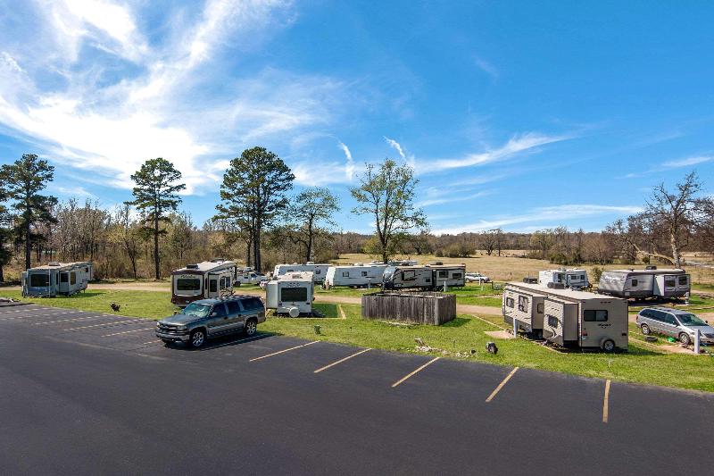 Rodeway Inn Broken Bow image