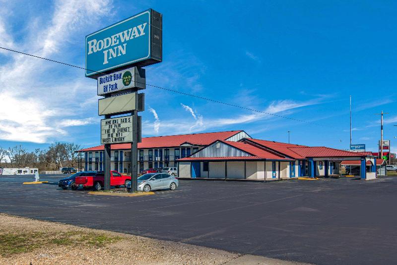 Rodeway Inn Broken Bow image