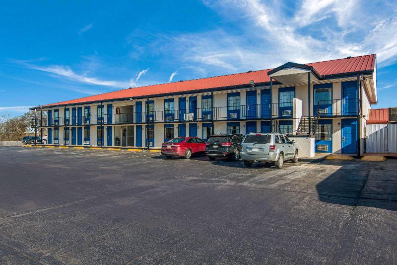 Rodeway Inn Broken Bow image