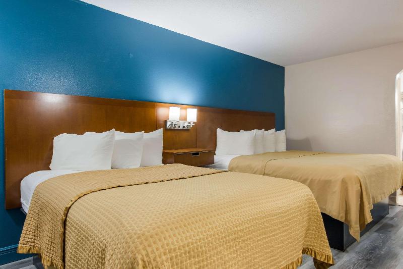 Rodeway Inn Broken Bow image