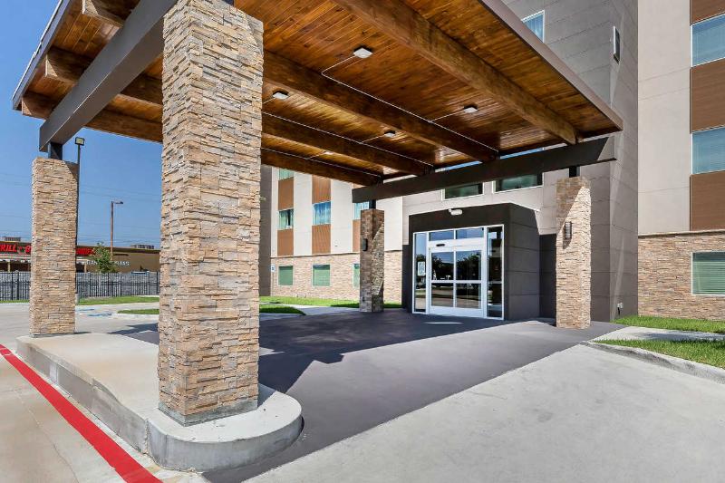 在meiguo.com看到的Quality Inn & Suites Westchase-Westheimer的介绍图片
