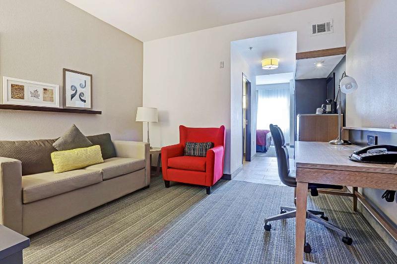 Garner Hotel Houston Westheimer by IHG image