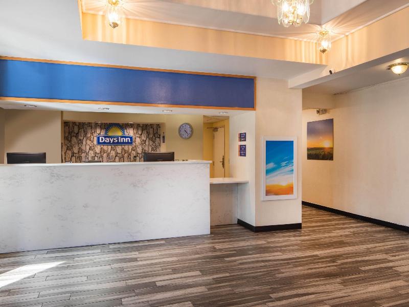 Days Inn by Wyndham Macon I-75 North image