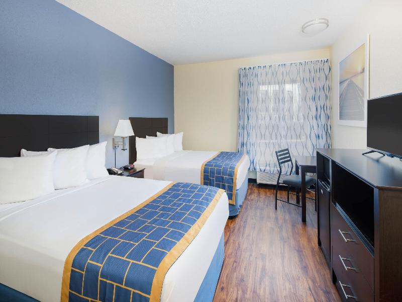 Days Inn by Wyndham Macon I-75 North image