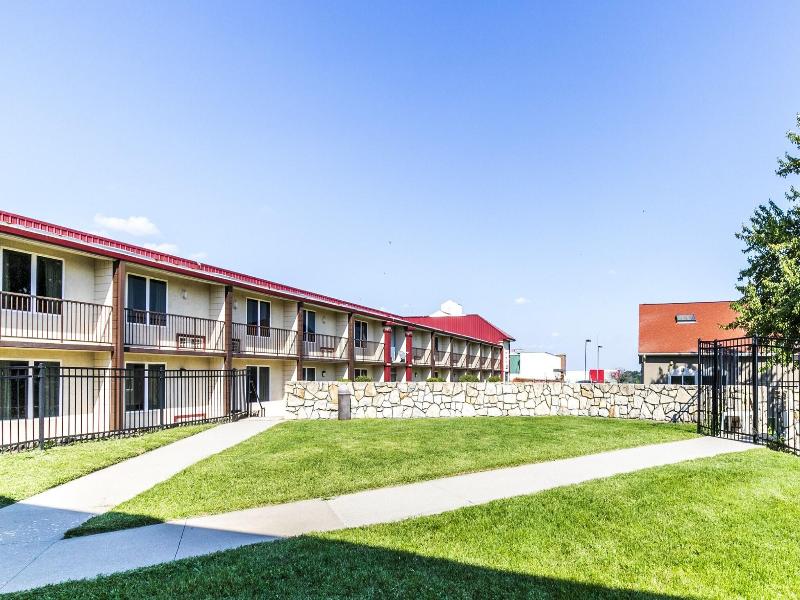 Red Roof Inn KC Sports Complex