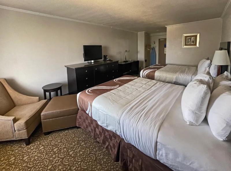 Quality Inn Fort Worth - Downtown East image