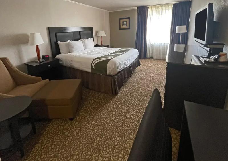 Quality Inn Fort Worth - Downtown East image
