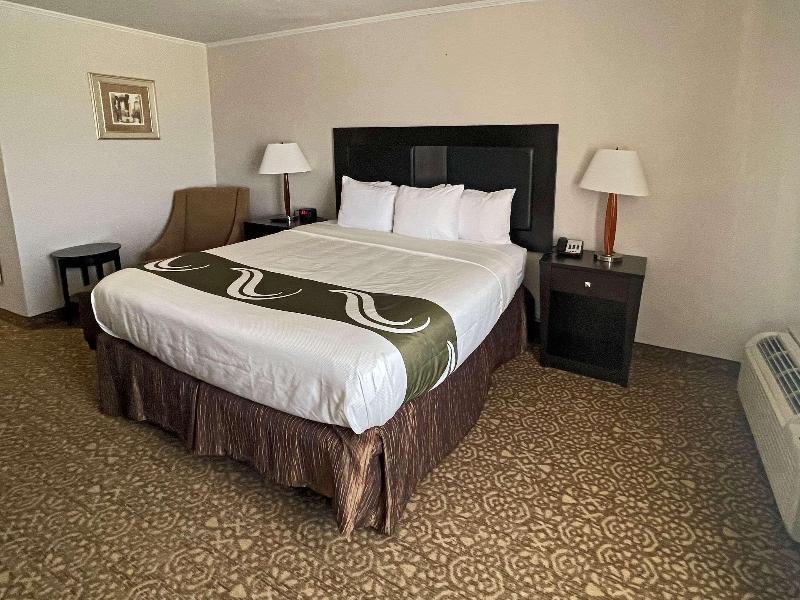 Quality Inn Fort Worth - Downtown East image