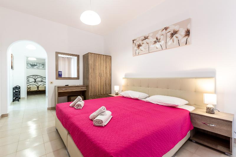 Villa Maroula gallery photo 28