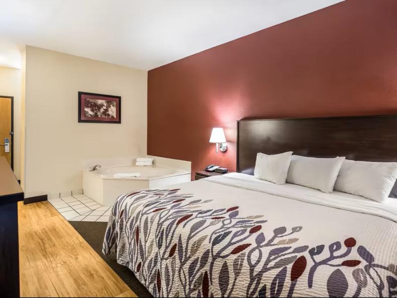 Deluxe 1 King Bed Smoke-Free