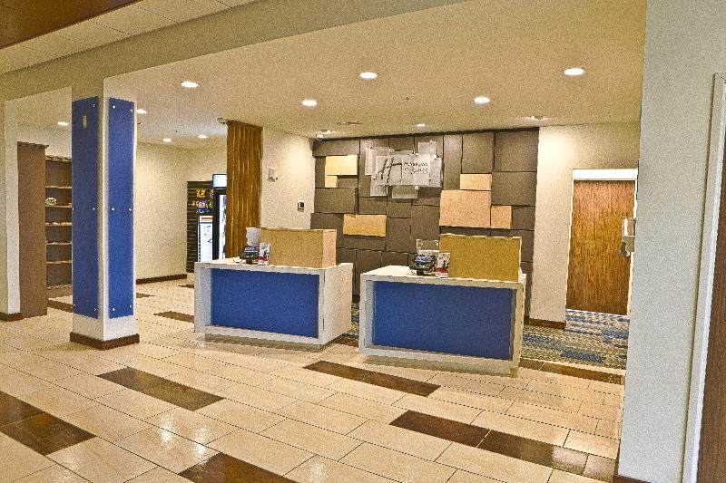 Holiday Inn Express and Suites Rochester Hills Det