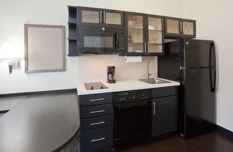 Candlewood Suites Dickinson image