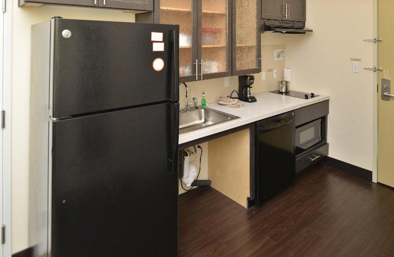 Candlewood Suites Eugene Springfield image