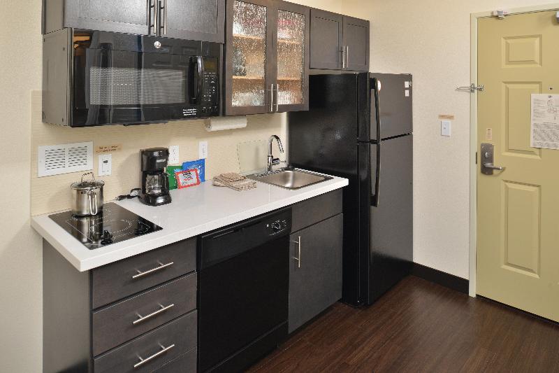 Candlewood Suites Eugene Springfield image