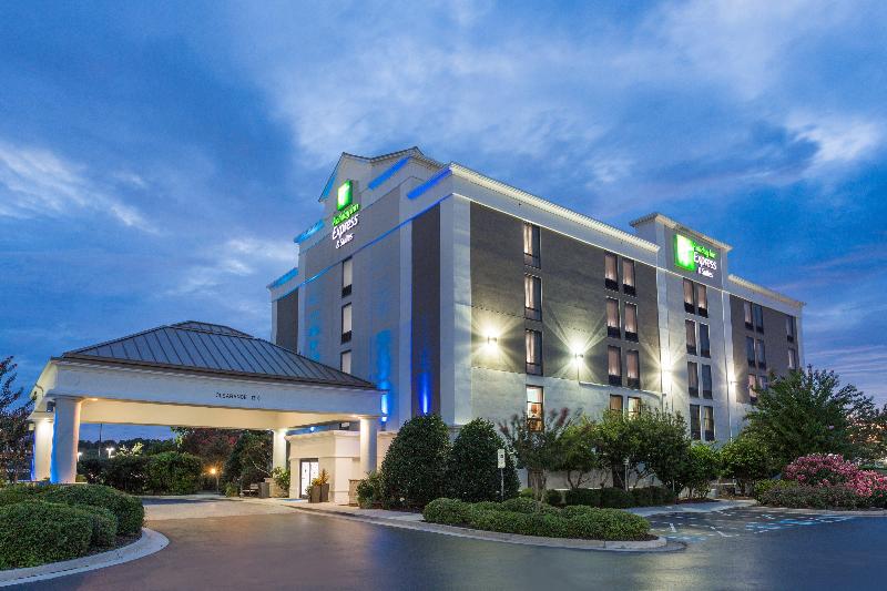 Holiday Inn Express and Suites Wilmington Universi Wilmington - vacaystore.com