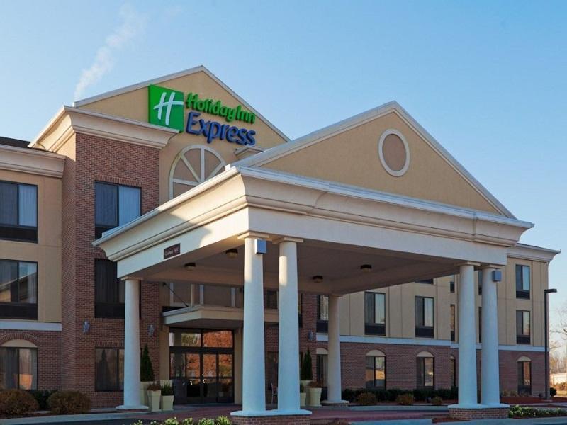 Holiday Inn Express & Suites Martinsville Blooming