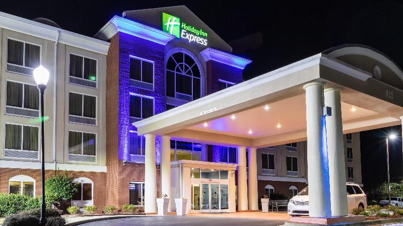 Holiday Inn Express and Suites Birmingham Irondale